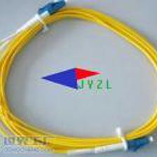 光纤跳线与尾纤 电信级连接的核心组件